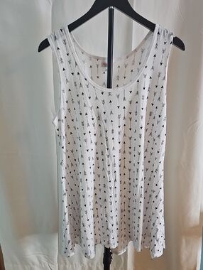 LuLaRoe White Tank Top with Black Arrow Print